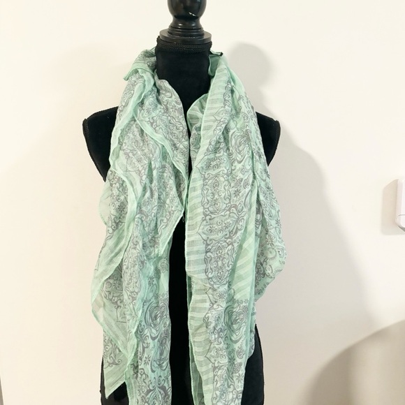Unbranded Seafom Green Print Scarf - Picture 3 of 8